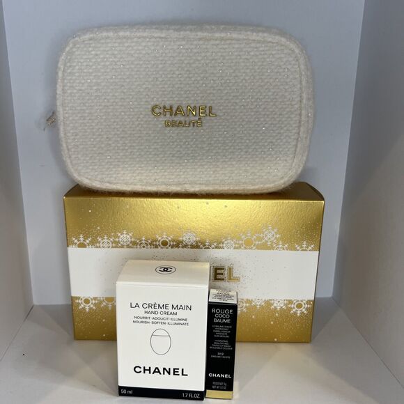 ⭐ CHANEL ⭐ 2024 Holiday Gift Set ⭐ MOISTURE TO-GO with Limited Edition Pouch ⭐ - Picture 1 of 7